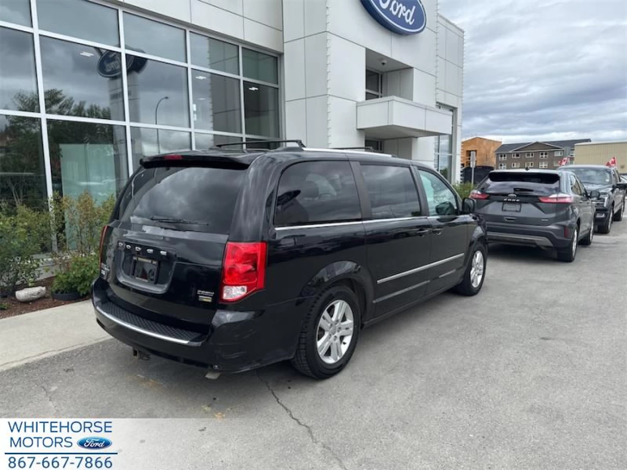 2017 Dodge Grand Caravan Crew Plus Main Image