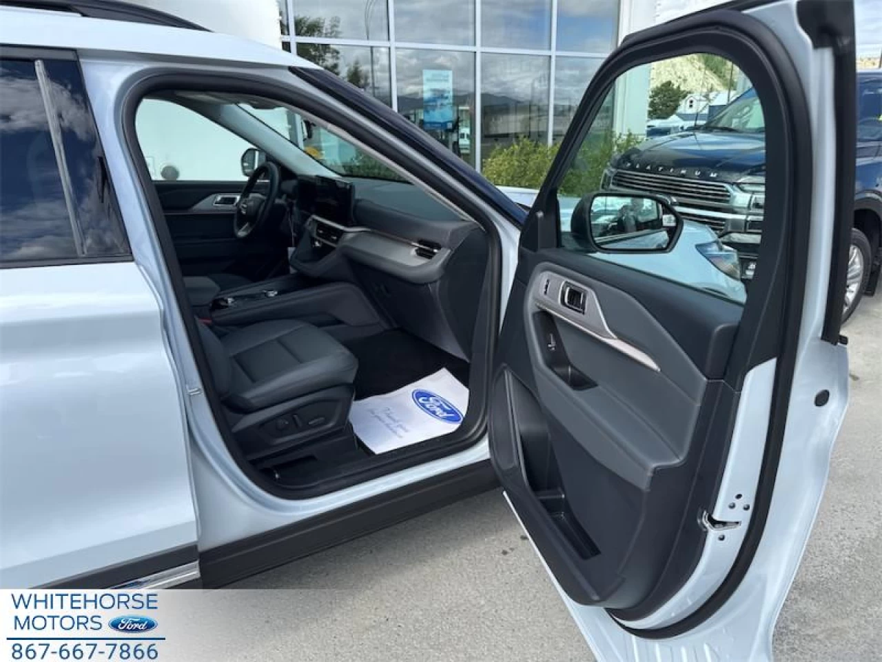 2025 Ford Explorer Active Main Image