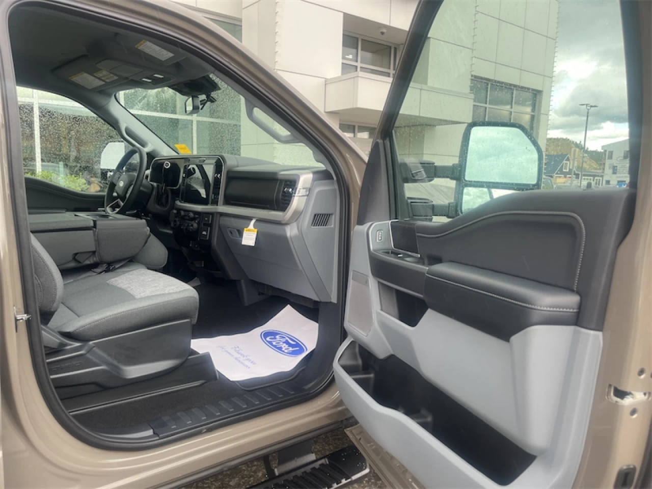 2026 Ford F-250 Super Duty XLT Main Image