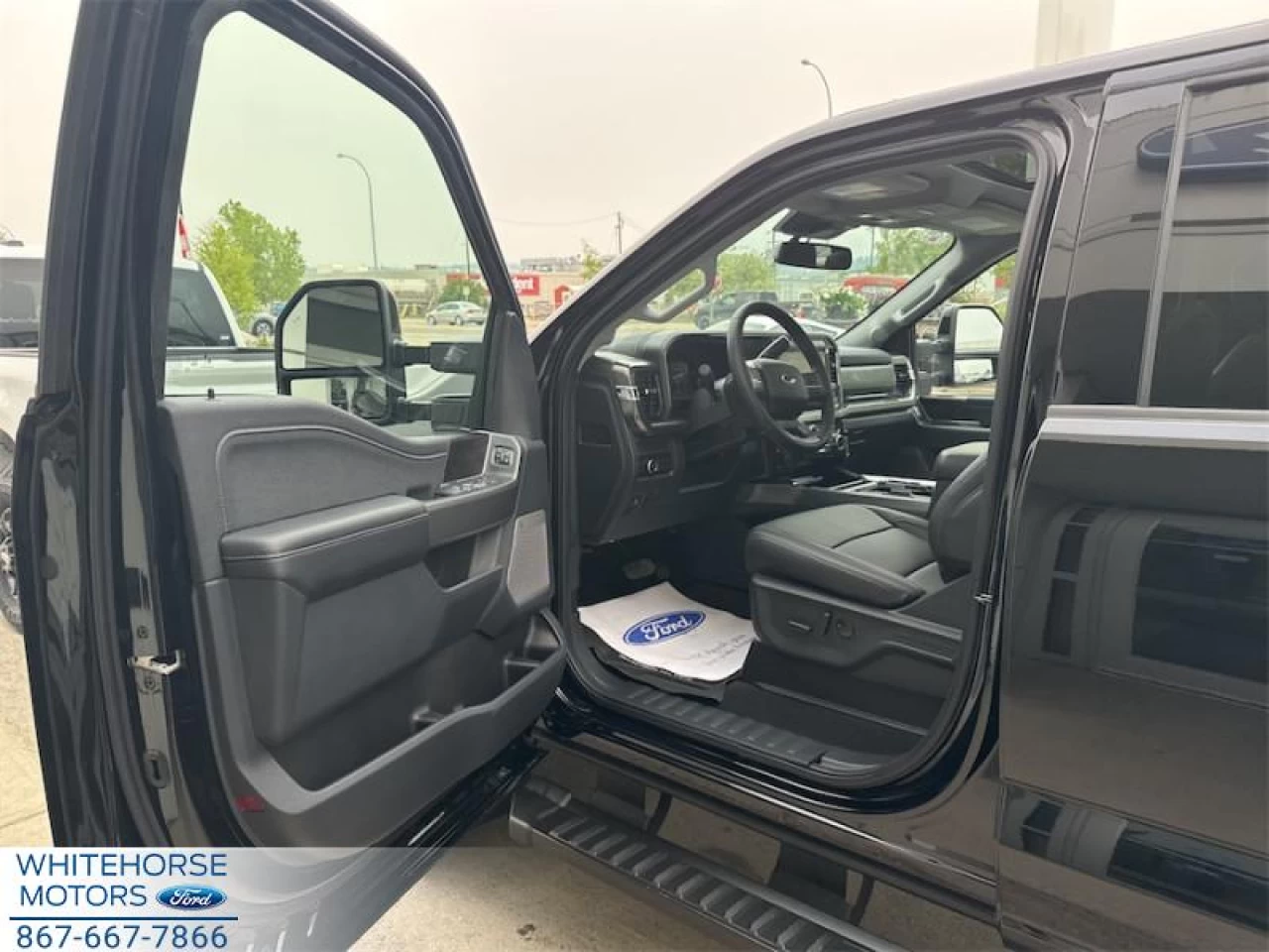 2025 Ford F-350 Super Duty LARIAT Image principale