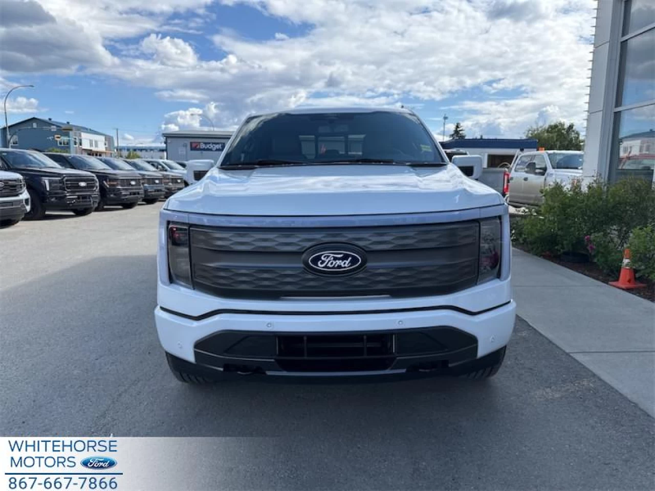 2025 Ford F-150 Lightning Lariat Main Image