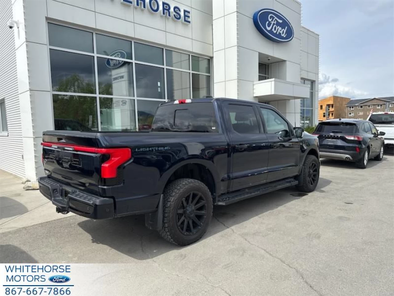2023 Ford F-150 Lightning Lariat Main Image