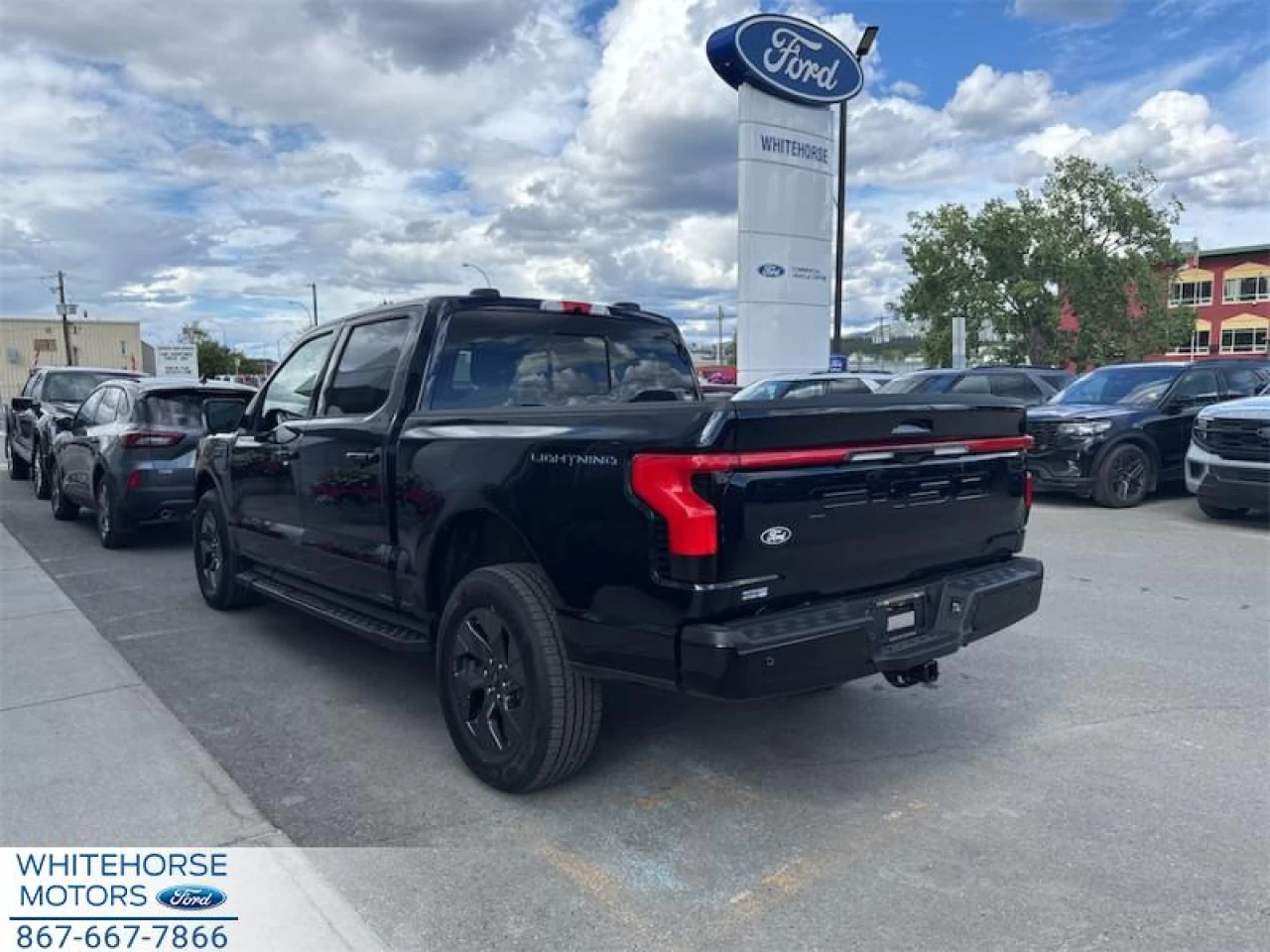 2025 Ford F-150 Lightning Lariat Main Image