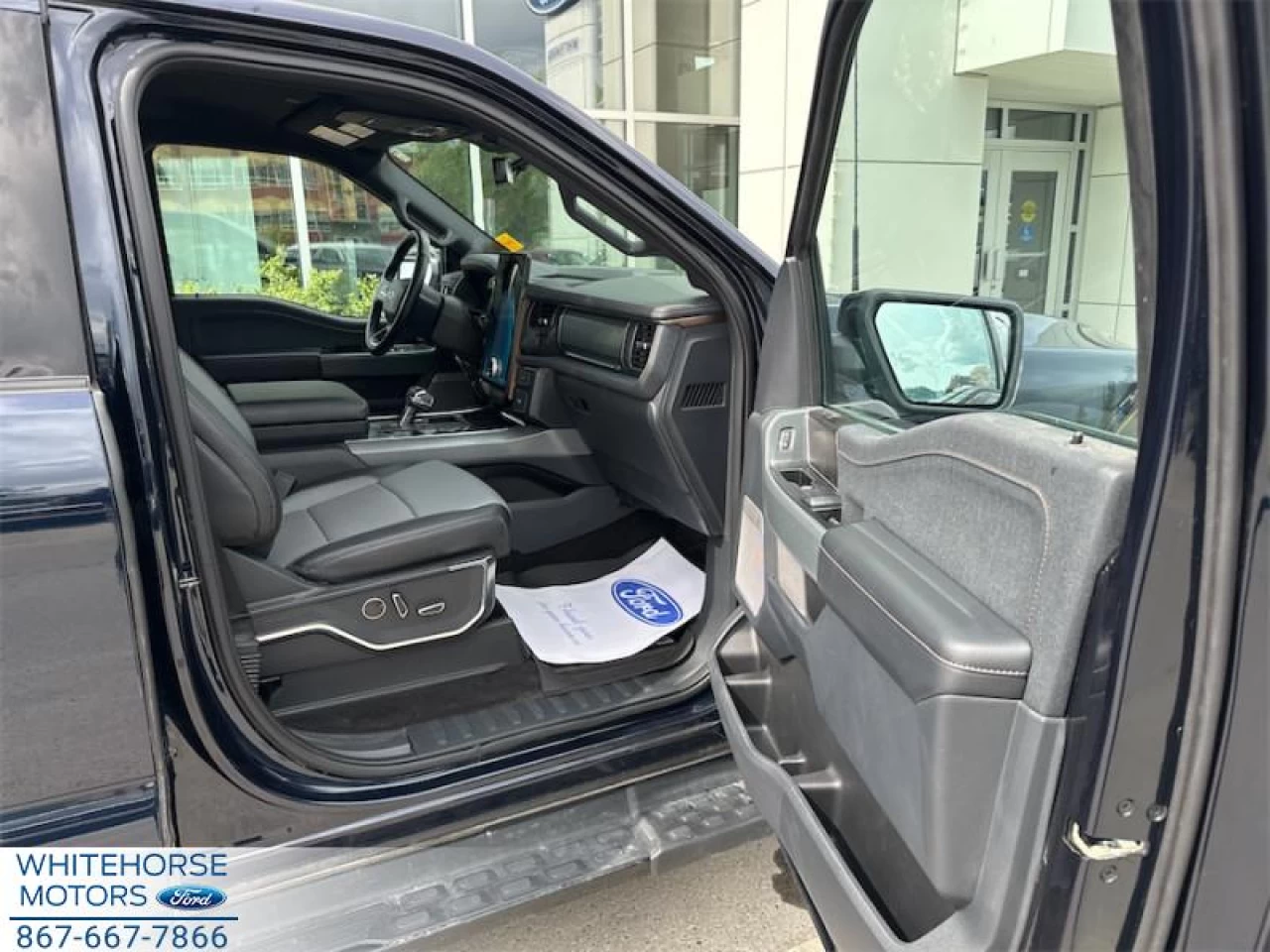 2023 Ford F-150 Lightning Lariat Main Image