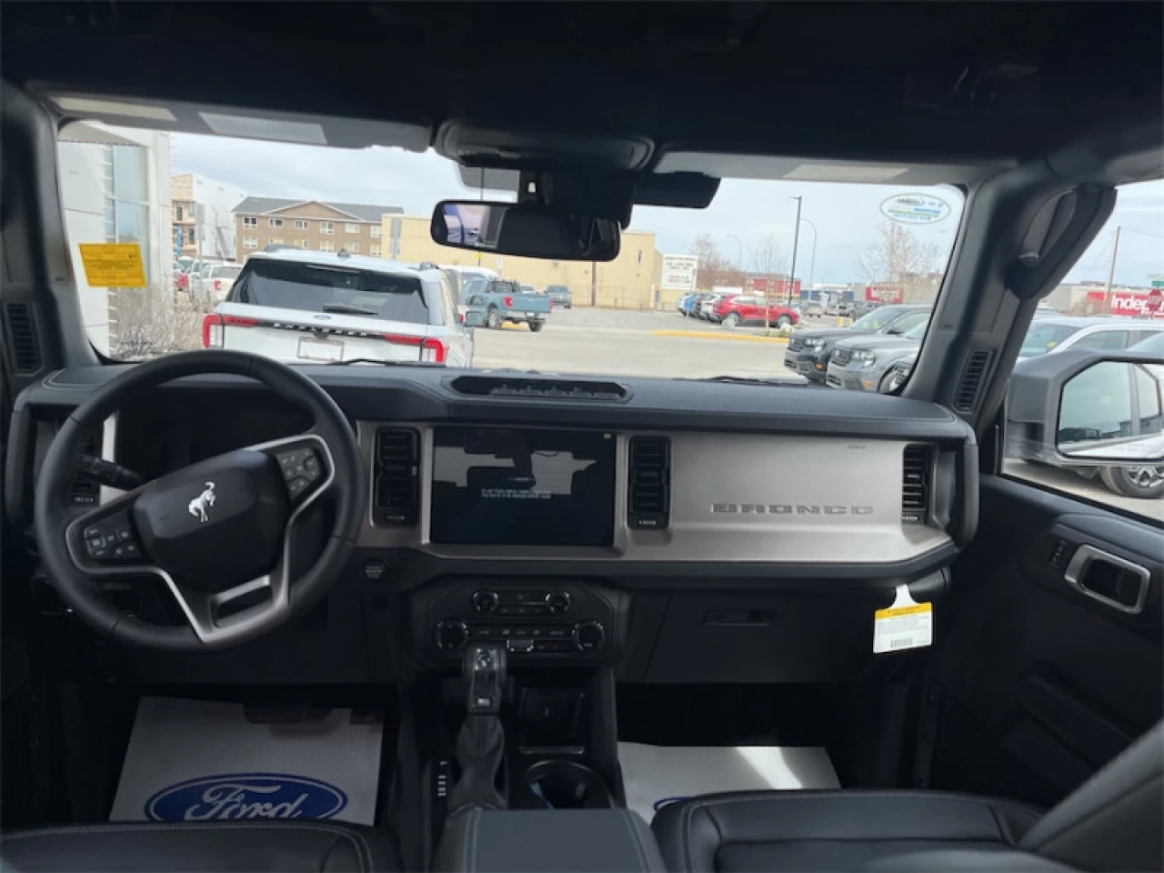 2026 Ford Bronco Outer Banks Main Image