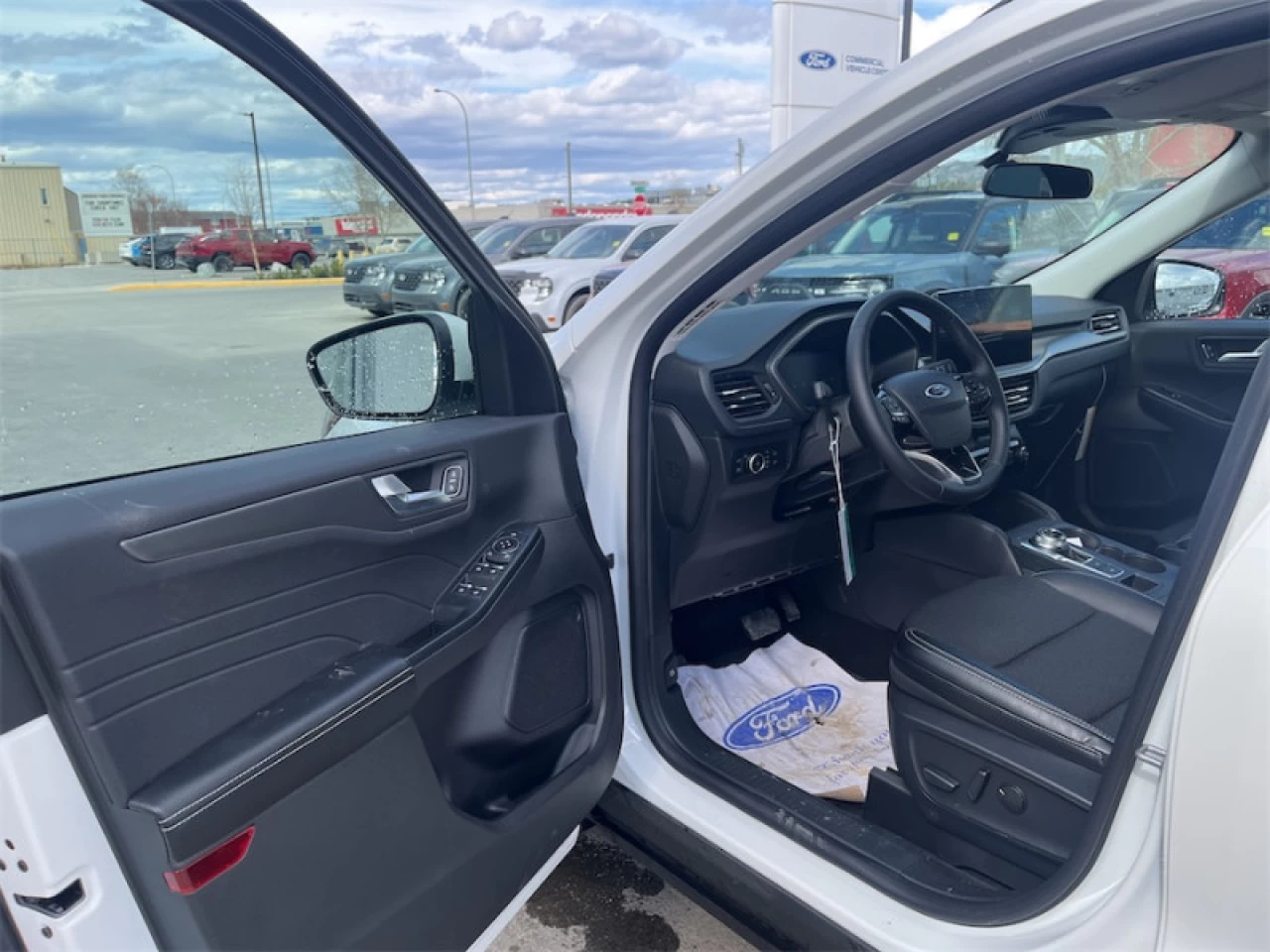 2025 Ford Escape PHEV Image principale