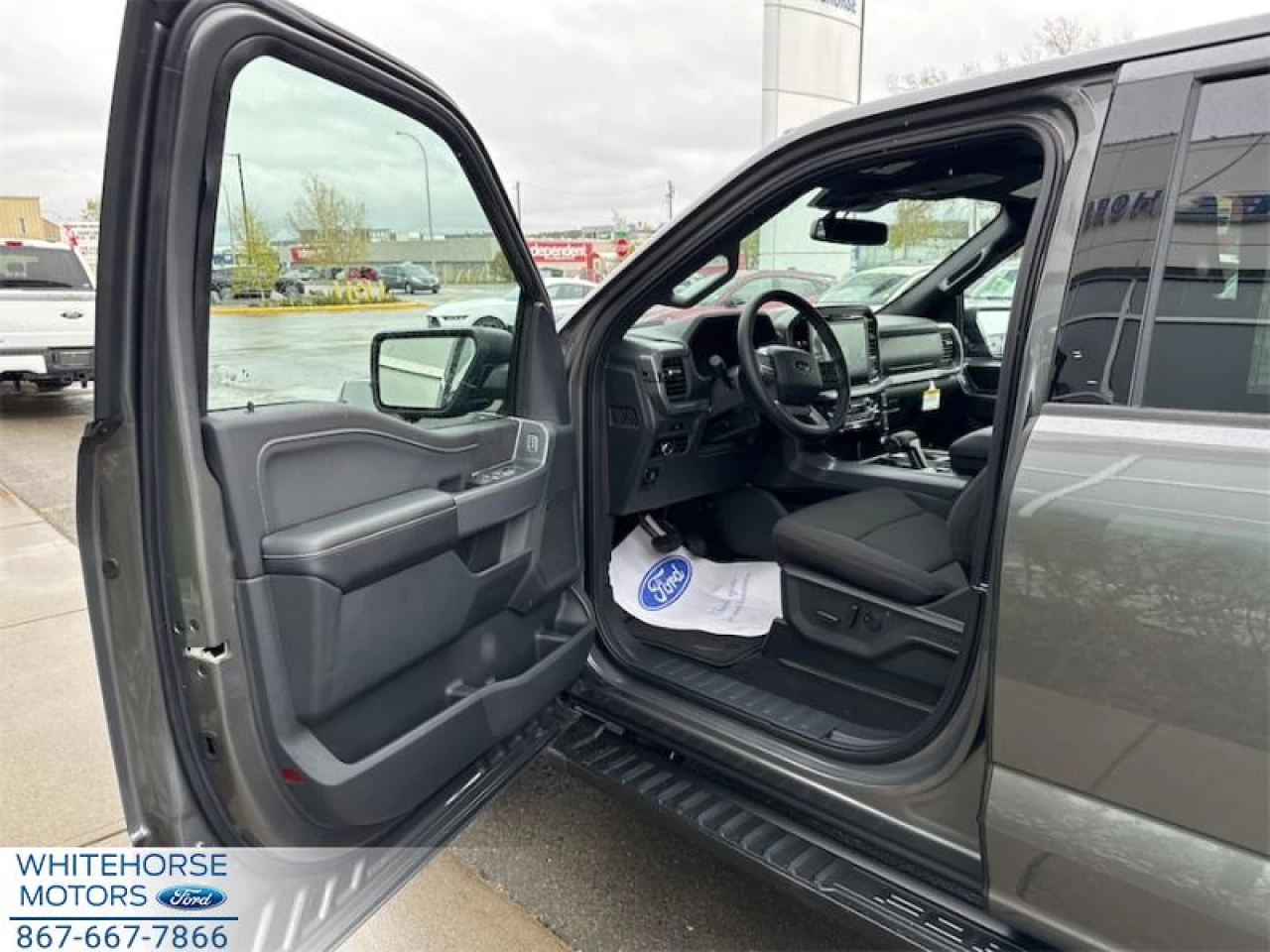 2025 Ford F-150 XLT Main Image