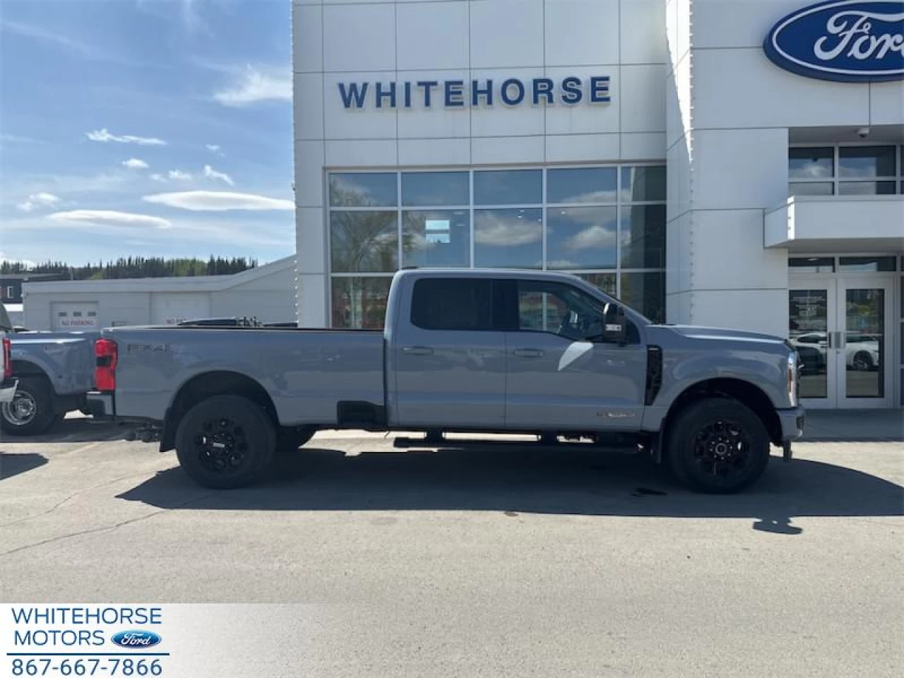 2025 Ford F-350 Super Duty LARIAT Main Image