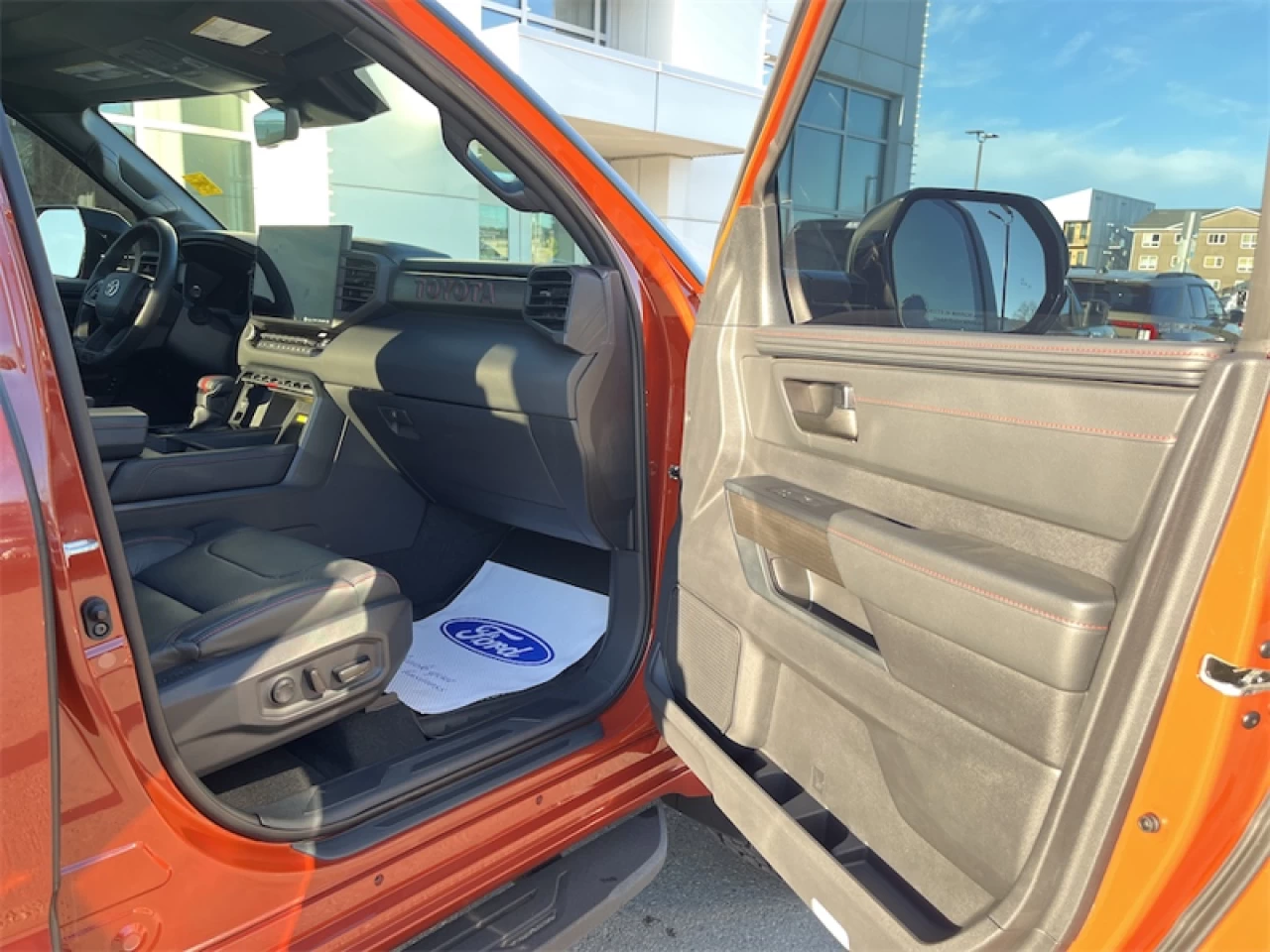 2024 Toyota Tundra Hybrid Limited Main Image