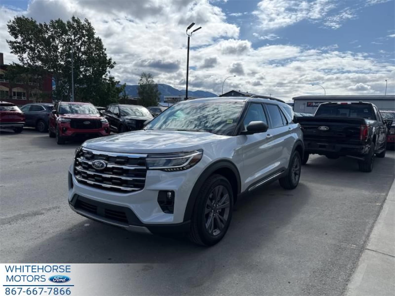 2025 Ford Explorer Active Main Image