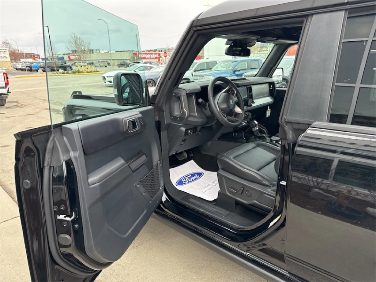 2025 Ford Bronco Badlands Main Image