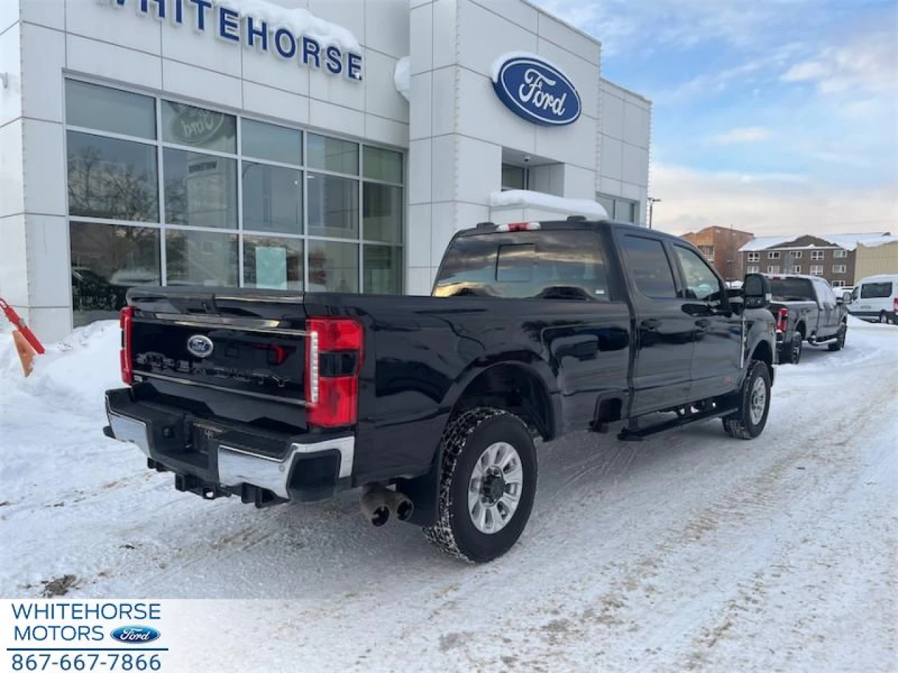 2023 Ford F-350 4X4-CREW CAB SRW XLT-176 WB Main Image