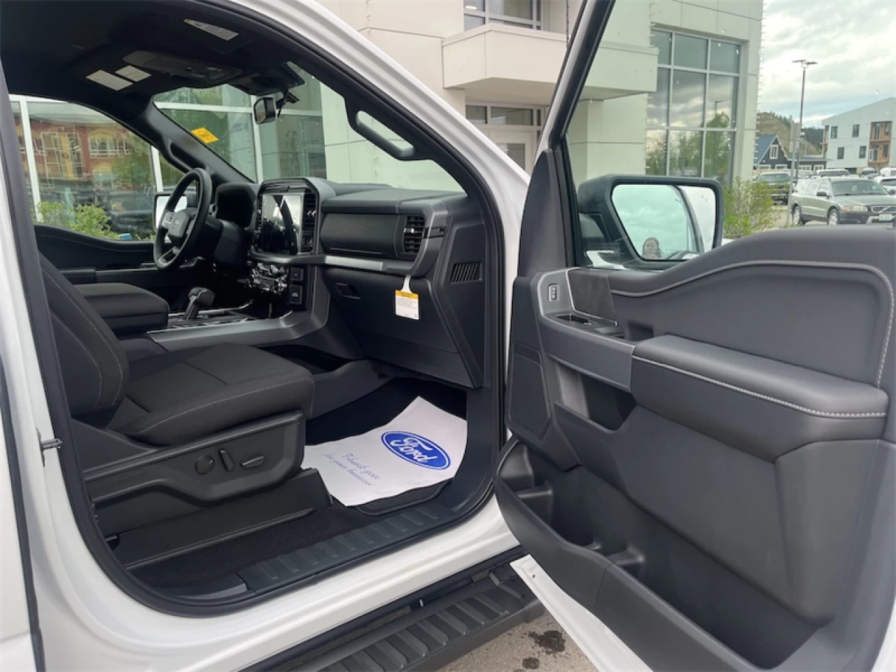 2026 Ford F-150 XLT Main Image