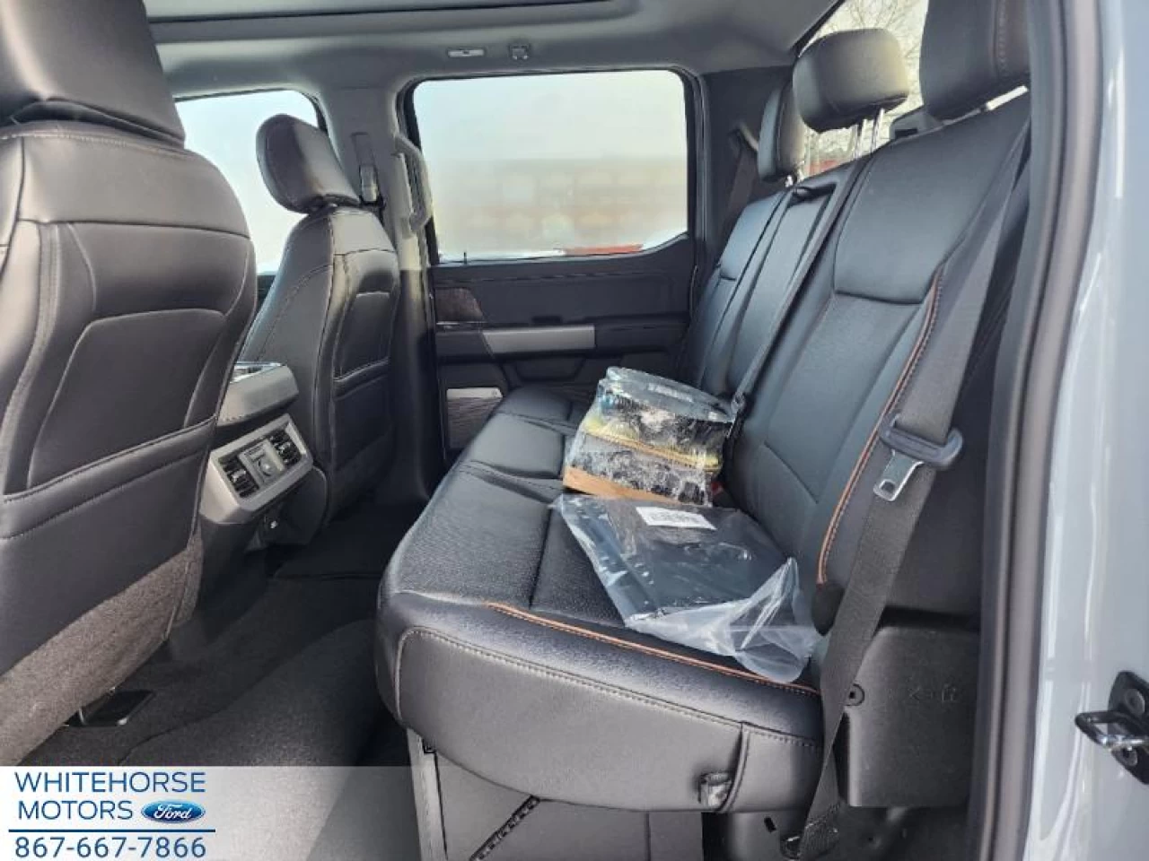 2025 Ford F-350 Super Duty LARIAT Image principale