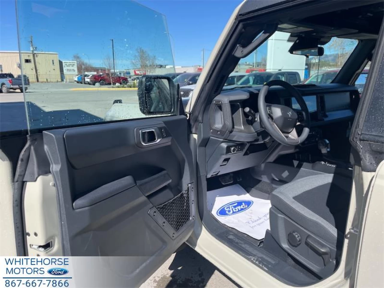 2026 Ford Bronco Base Main Image