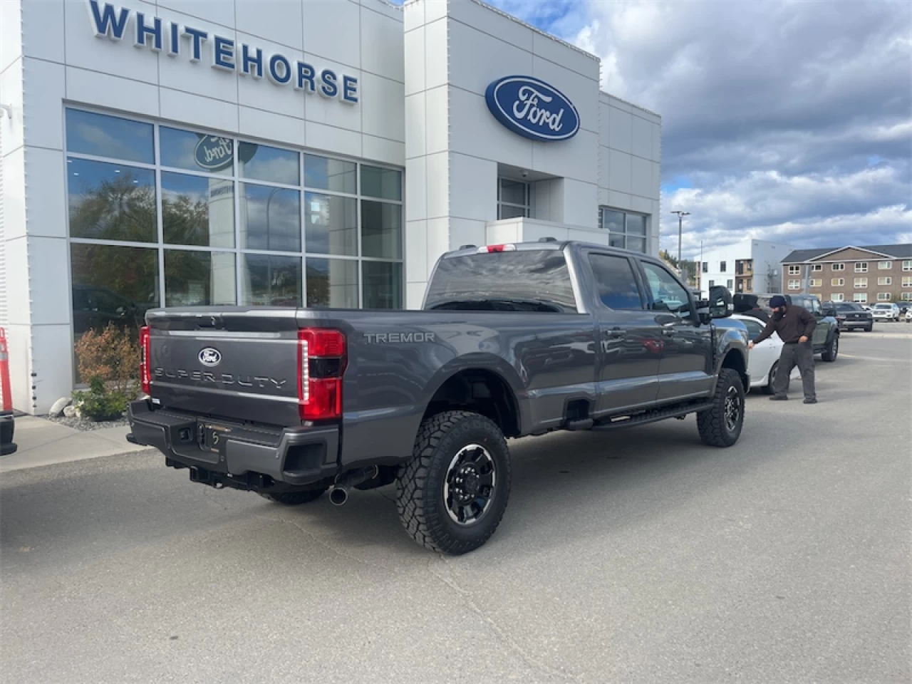 2027 Ford F-250 Super Duty Lariat Main Image