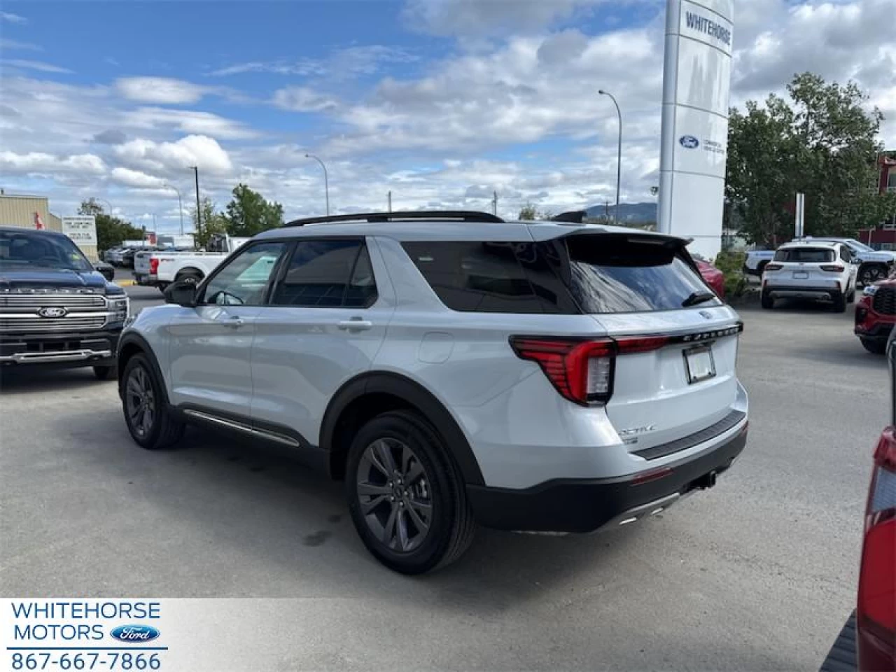2025 Ford Explorer Active Main Image