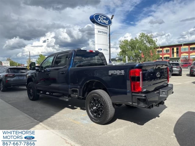 Ford F-350 Super Duty XLT 2025