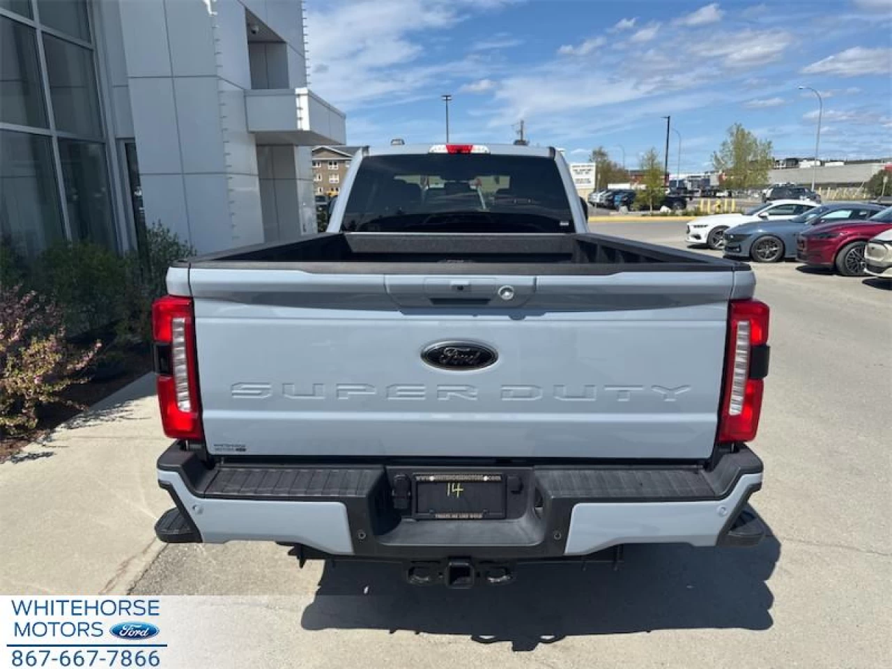 2025 Ford F-350 Super Duty LARIAT Main Image
