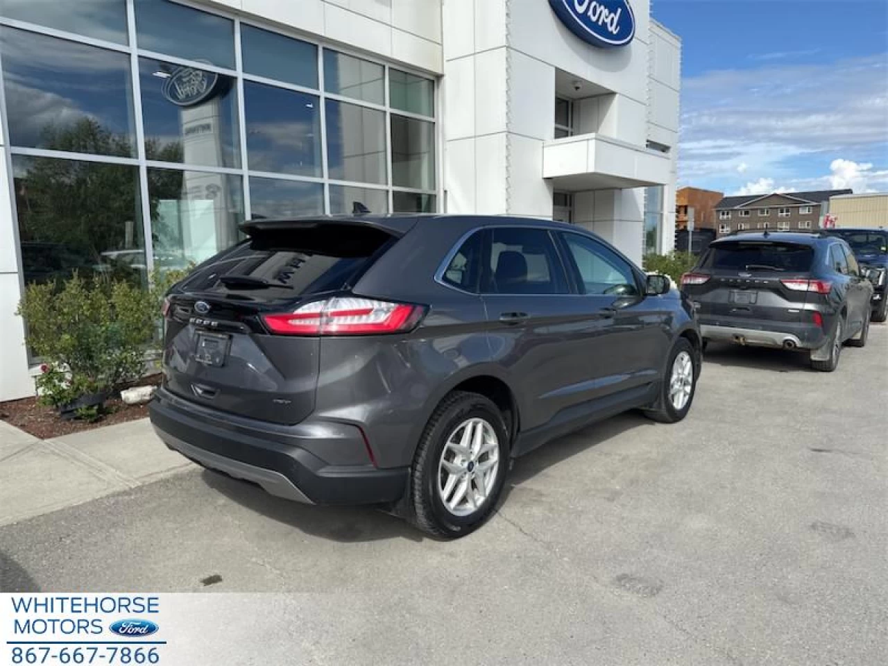 2022 Ford Edge SEL Main Image