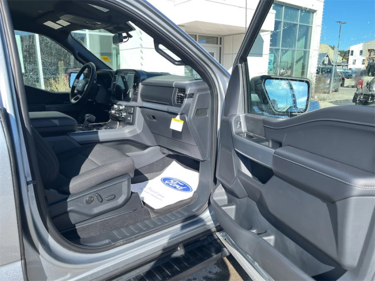 2026 Ford F-150 XLT Main Image