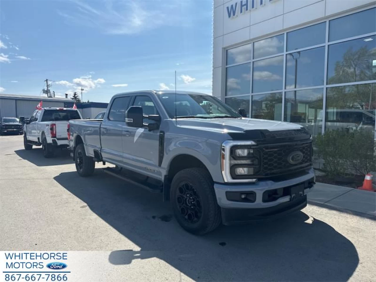 2025 Ford F-350 Super Duty LARIAT Main Image