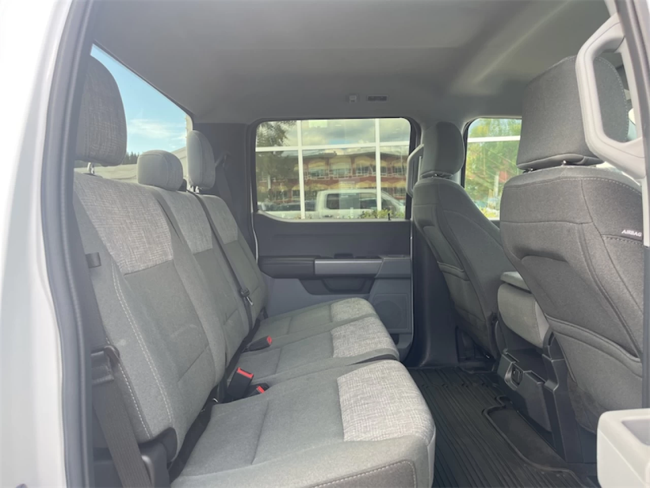 2023 Ford F-350 4X4-CREW CAB SRW XLT-176 WB Main Image