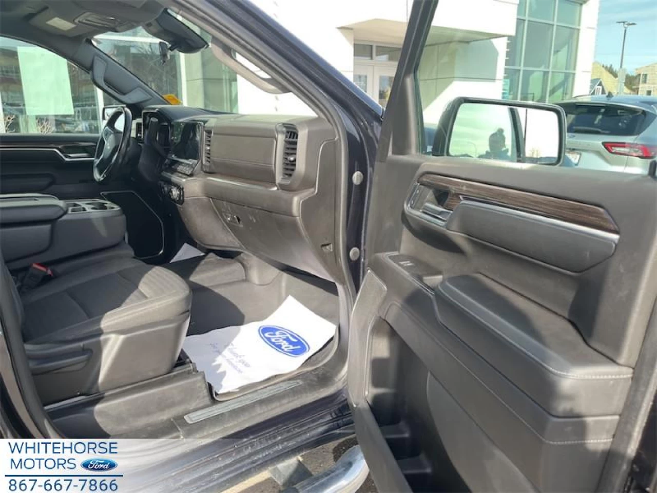 2022 Chevrolet Silverado 1500 LT Main Image