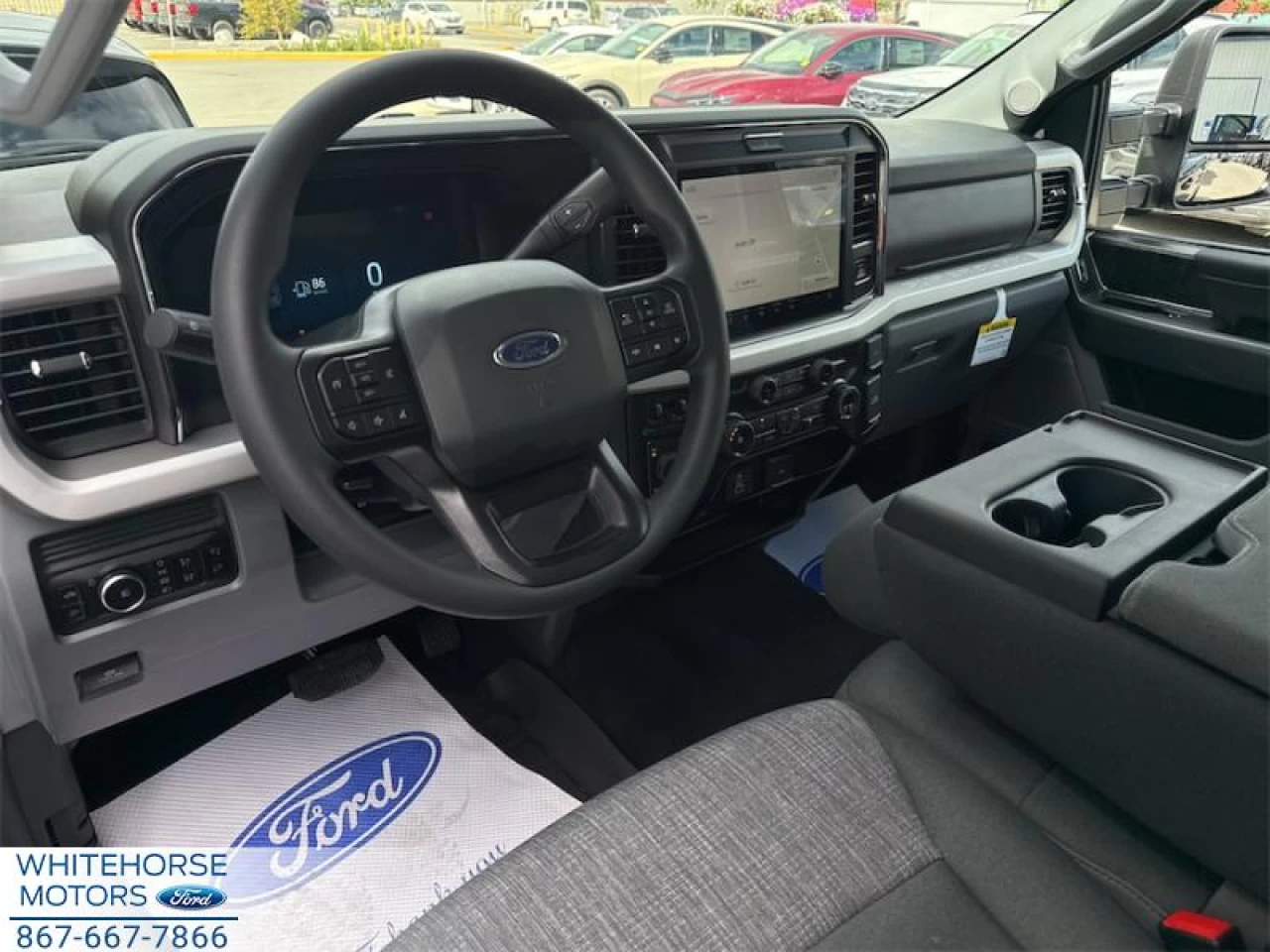 2025 Ford F-350 Super Duty XLT Main Image