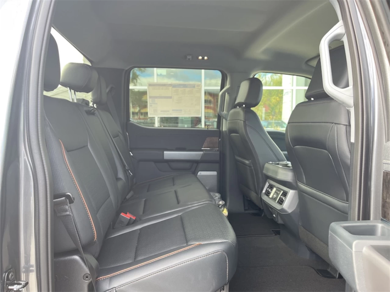 2027 Ford F-250 Super Duty Lariat Main Image