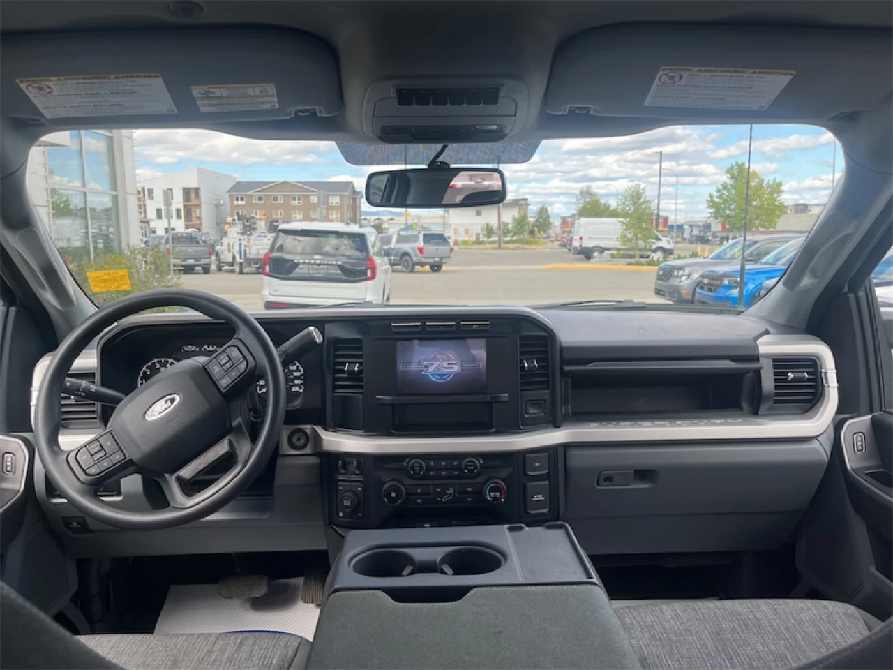 2023 Ford F-350 4X4-CREW CAB SRW XLT-176 WB Main Image