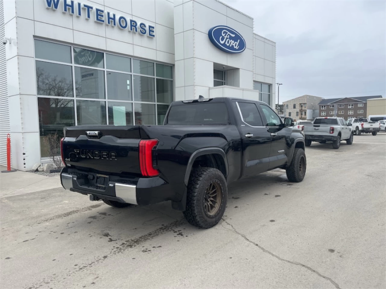 2022 Toyota Tundra Limited Main Image