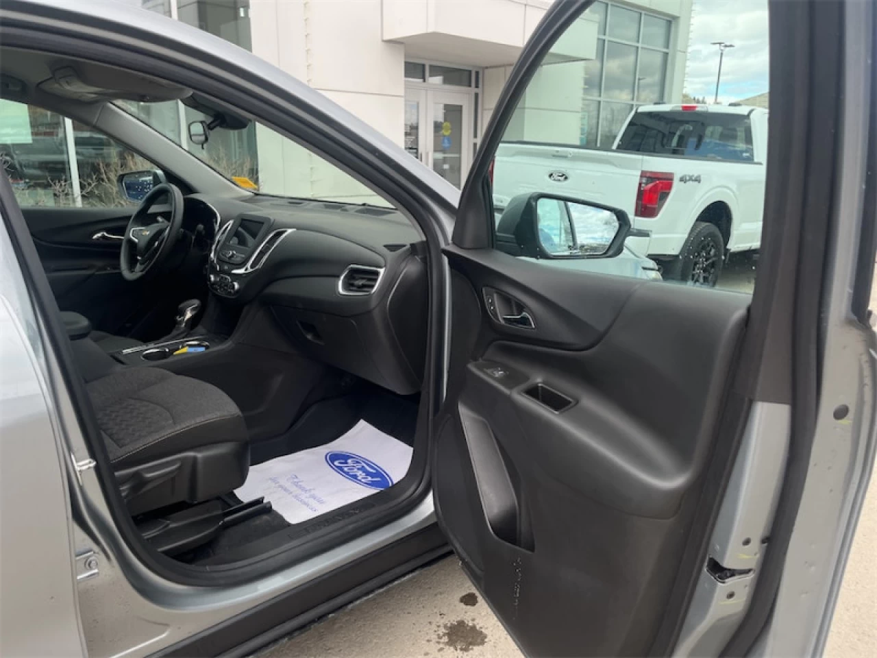2024 Chevrolet Equinox LT Main Image