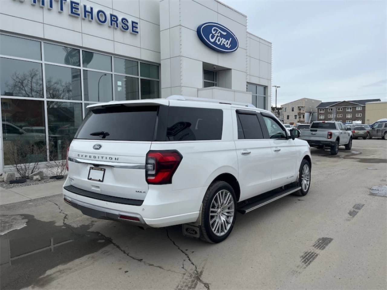 2022 Ford Expedition Max Platinum Main Image
