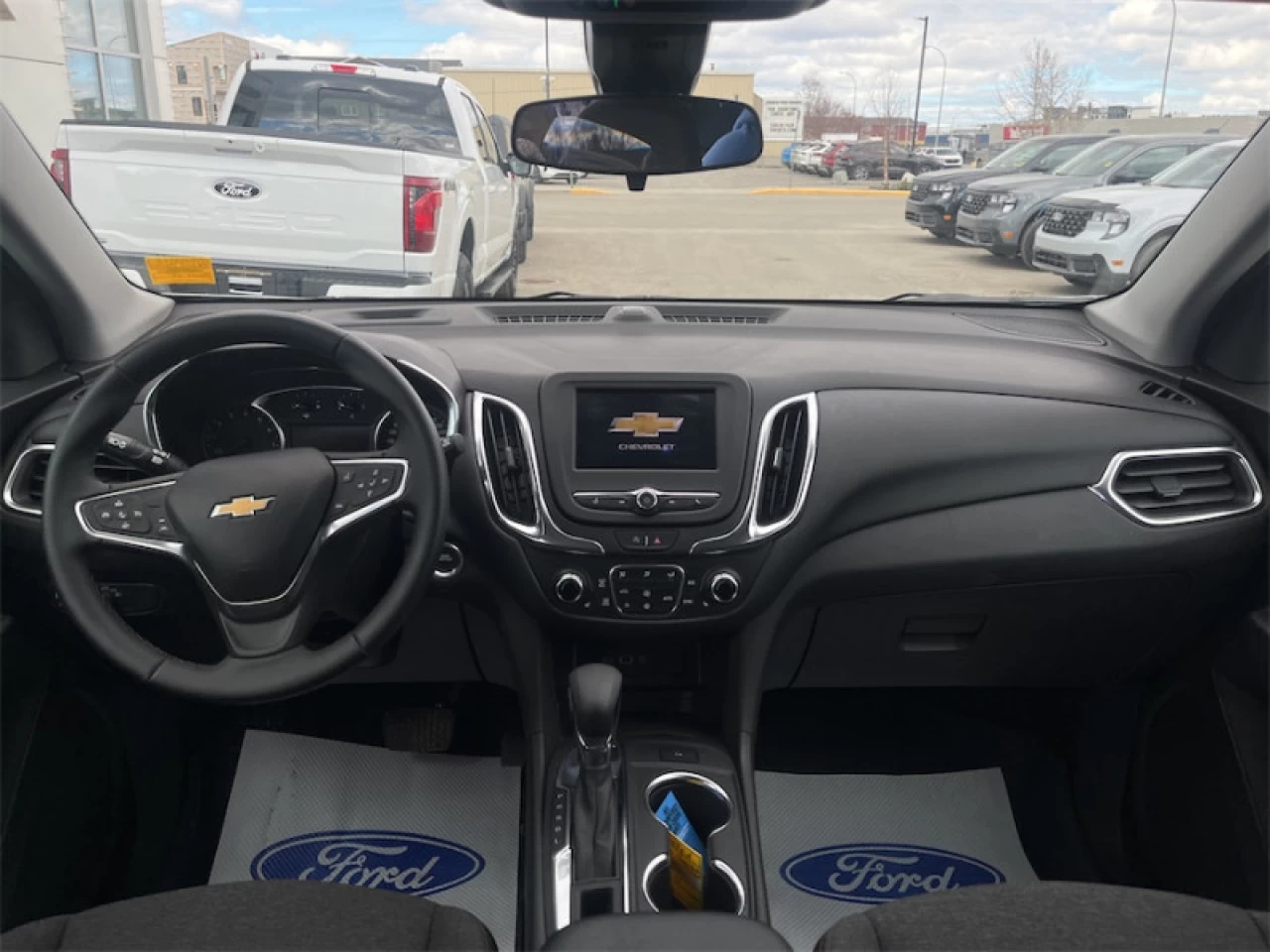 2024 Chevrolet Equinox LT Main Image