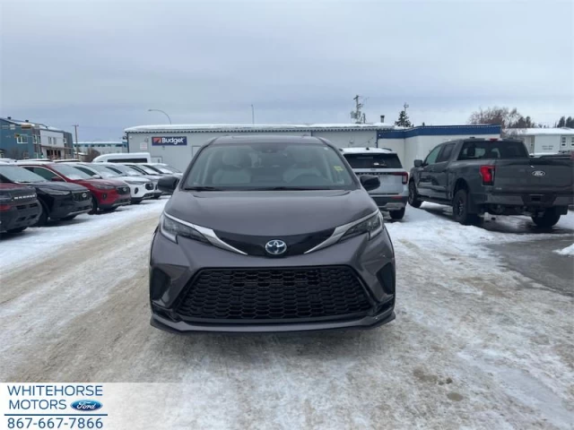 Toyota Sienna LE 8-Passenger 2021