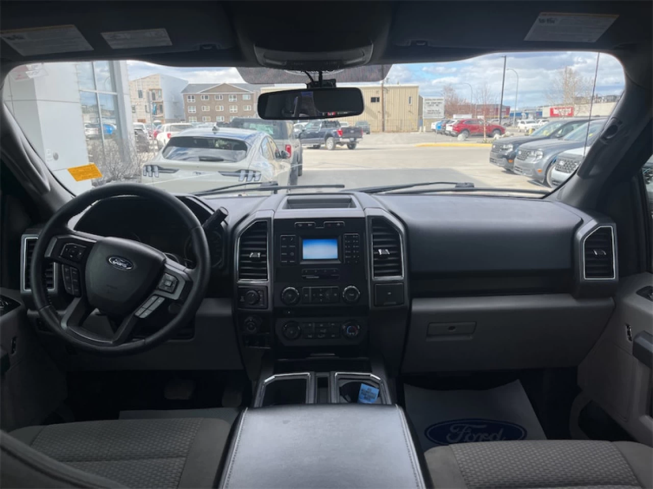 2017 Ford F-150 XLT Image principale