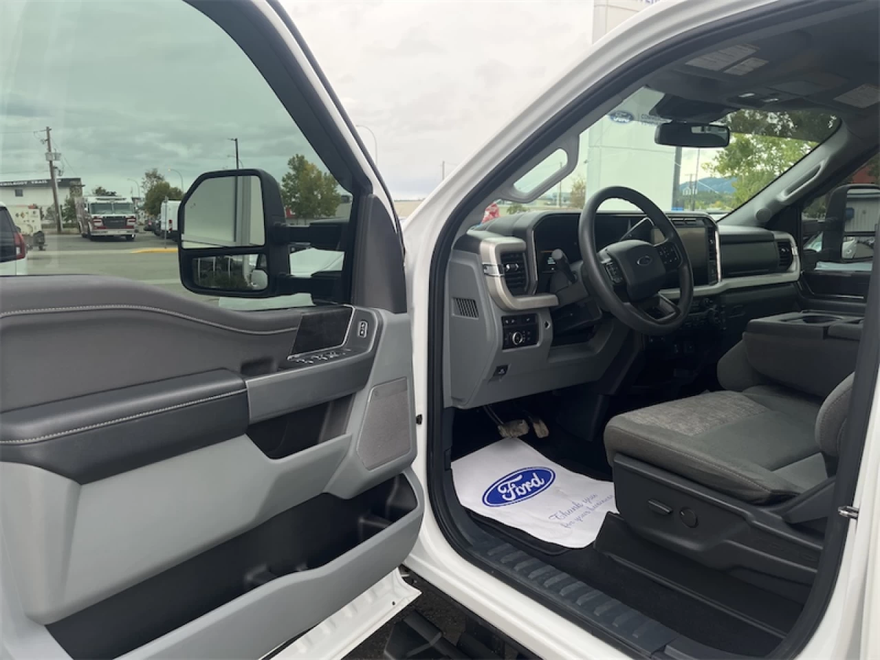 2024 Ford F-350 XLT Main Image