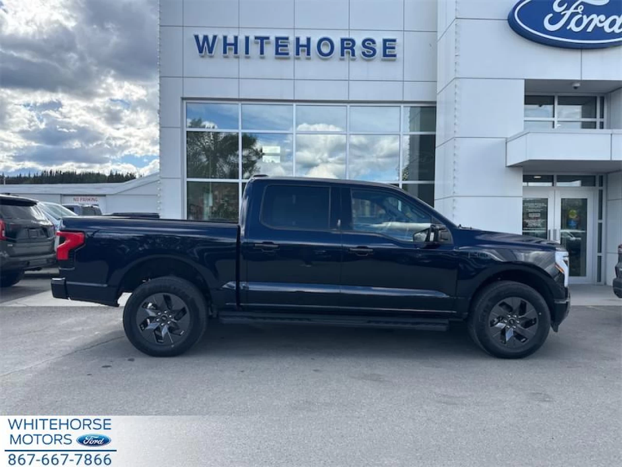 2025 Ford F-150 Lightning Lariat Main Image