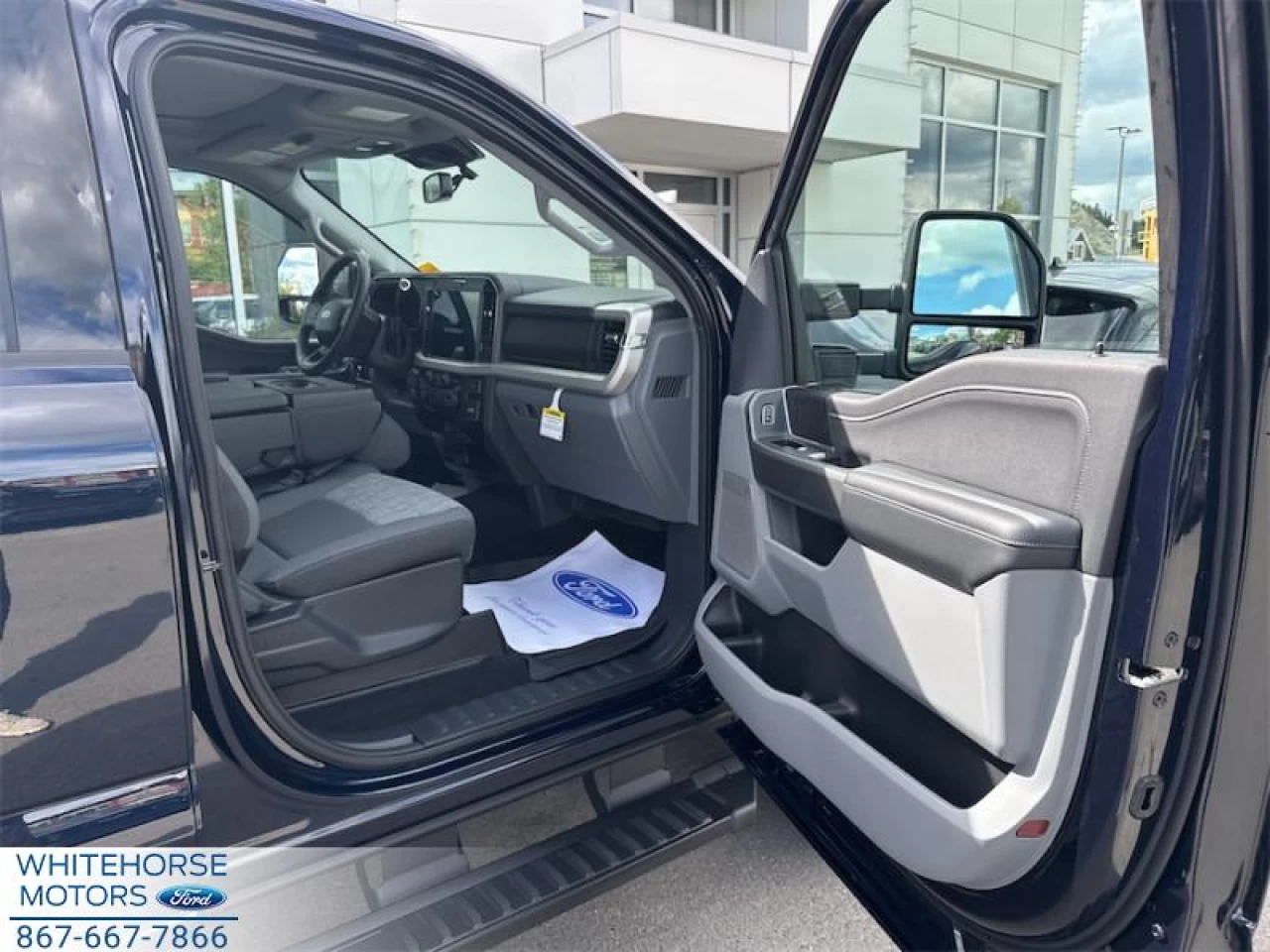 2025 Ford F-350 Super Duty XLT Main Image