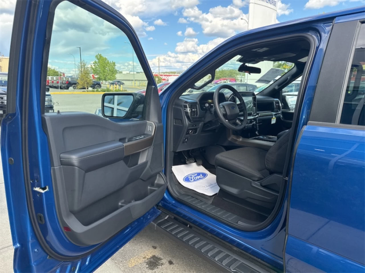 2025 Ford F-150 STX Main Image