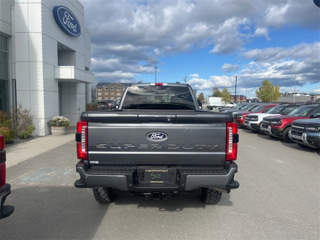 Ford F-250 Super Duty Lariat 2027
