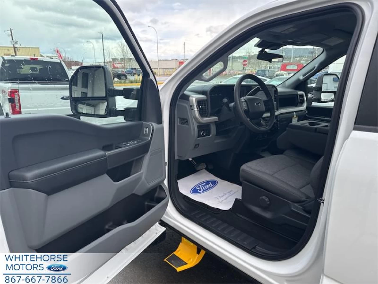 2025 Ford F-350 Super Duty XL Main Image