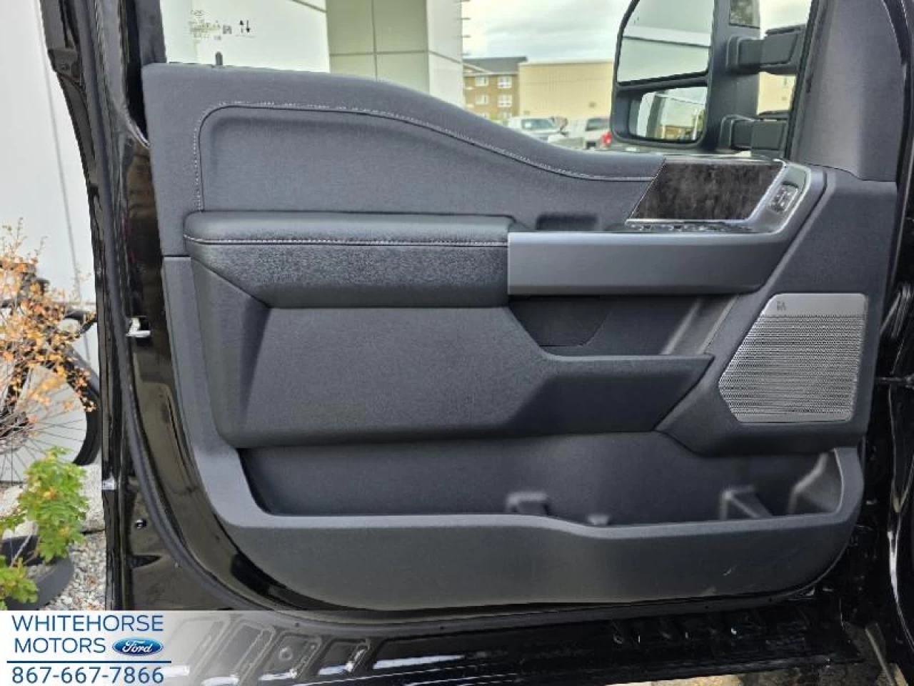 2026 Ford F-350 Super Duty Lariat Main Image