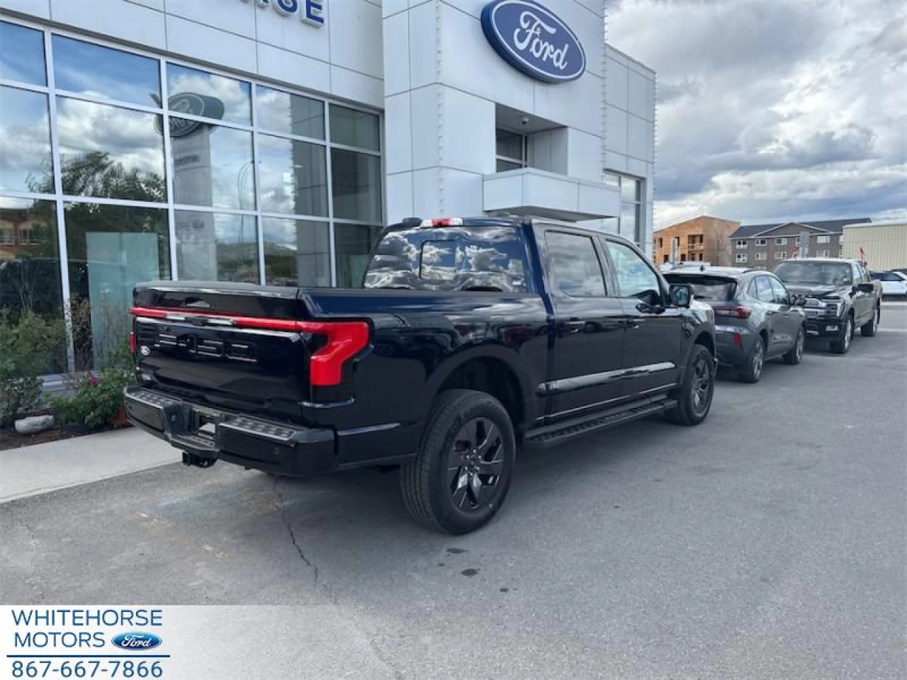 2025 Ford F-150 Lightning Lariat Main Image