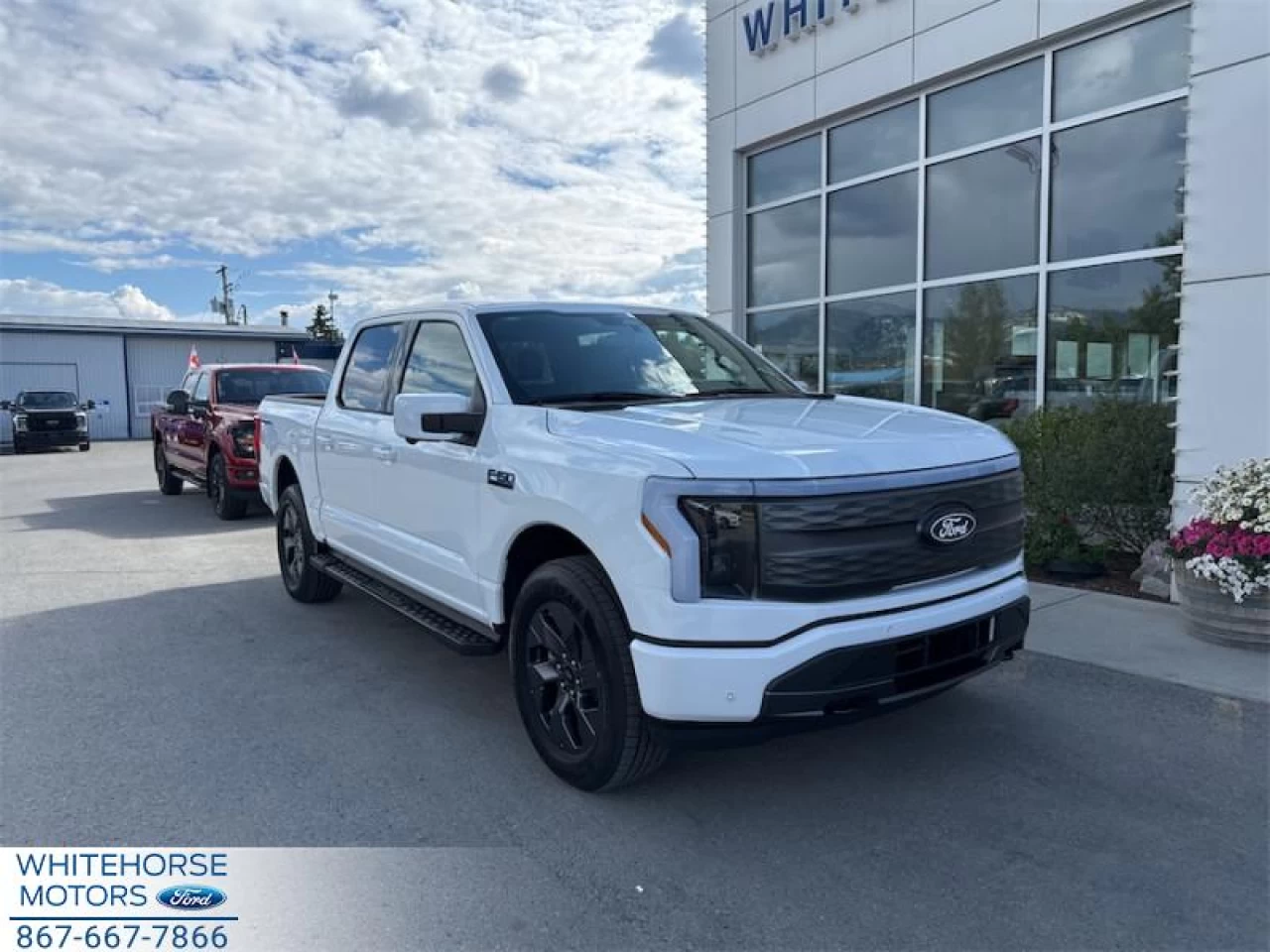 2025 Ford F-150 Lightning Lariat Main Image