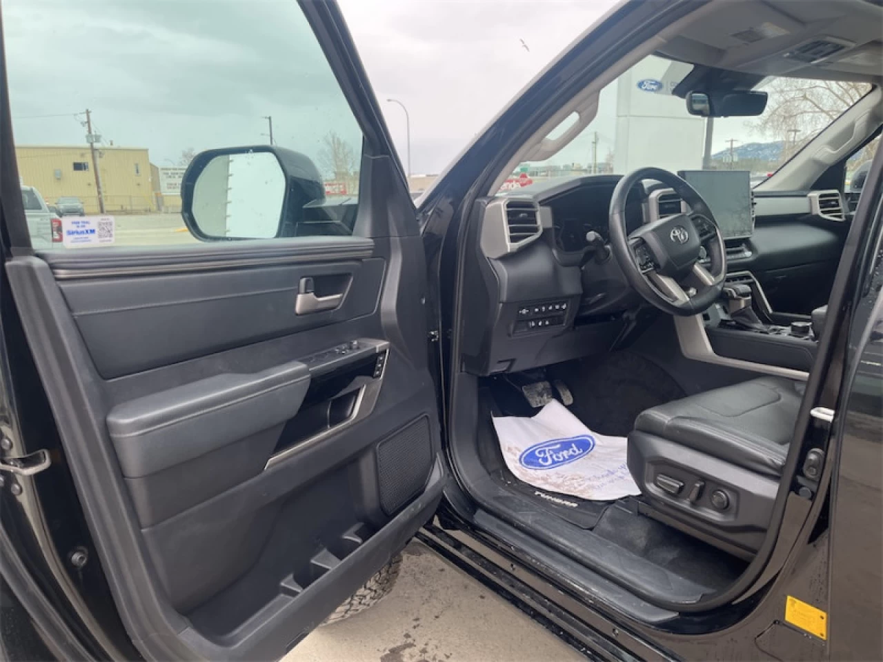 2022 Toyota Tundra Limited Main Image