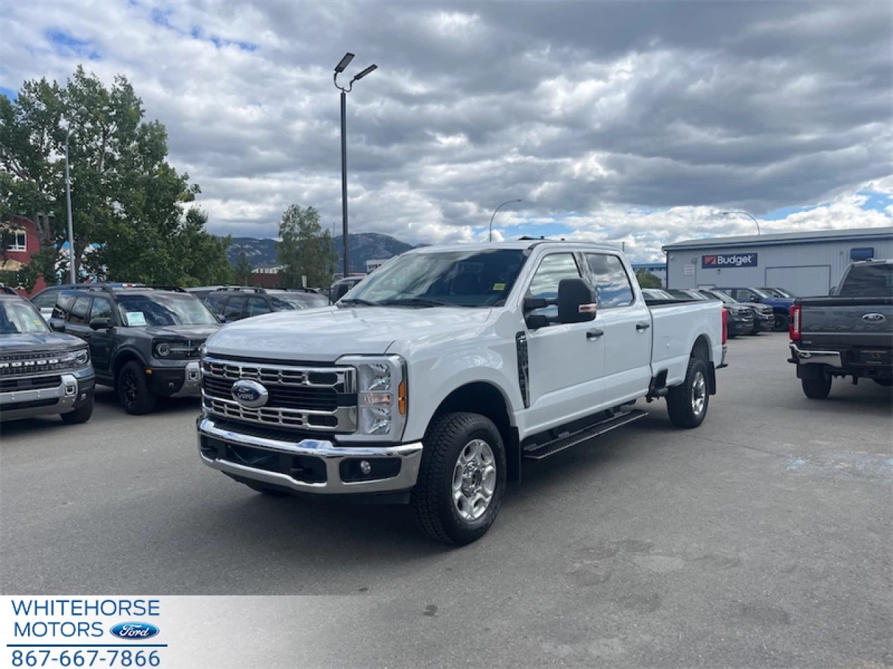 2023 Ford F-350 4X4-CREW CAB SRW XLT-176 WB Main Image
