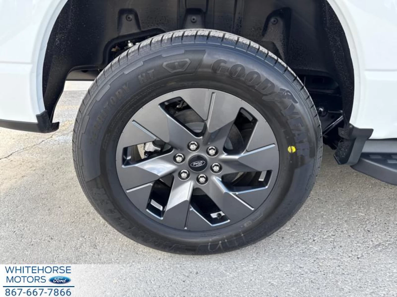 2025 Ford F-150 Lightning Lariat Main Image