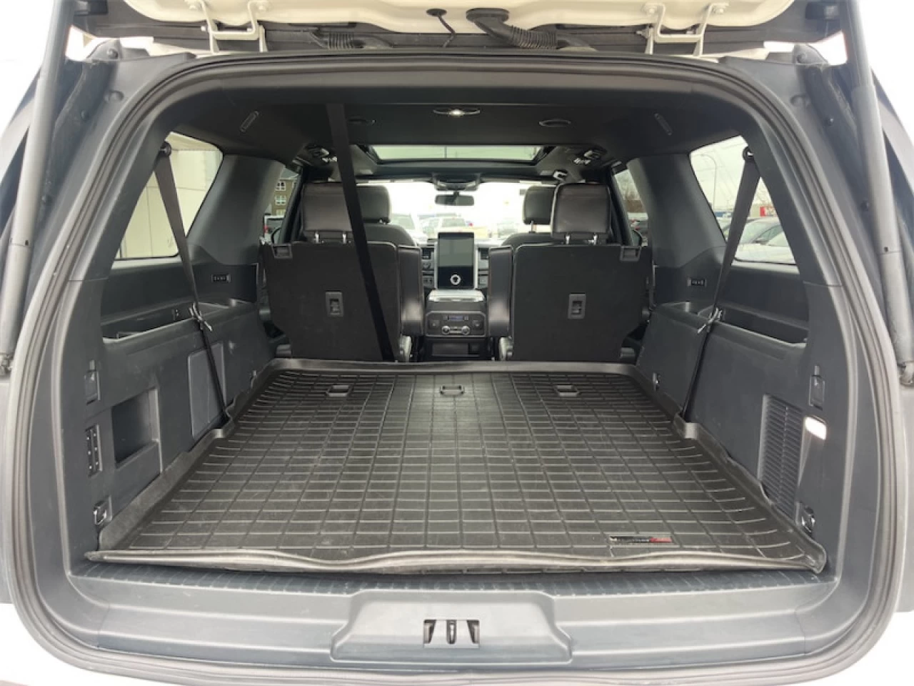 2022 Ford Expedition Max Platinum Main Image